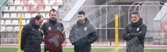 开云电子-安东尼奥祭出克韩大法：像狼一样咬住韩国队边翼