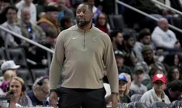 开云体育app-东部第2解雇主教练！格里芬是背锅侠还是咎由自取？