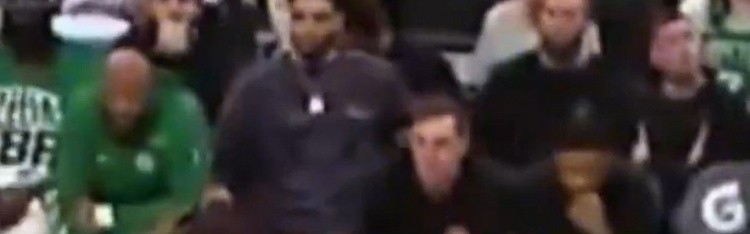 医学奇迹！普理查德惨遭骑扣 塔图姆被迫膝跳反应😂