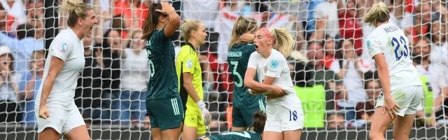 开云体育app-加时赛制胜 两名超级替补导演女足欧洲杯“回家”！