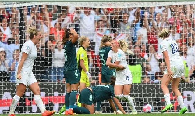 开云体育app-加时赛制胜 两名超级替补导演女足欧洲杯“回家”！